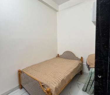 Parli Vaijnath Hotel | Hotel Madhav bhakta nivas