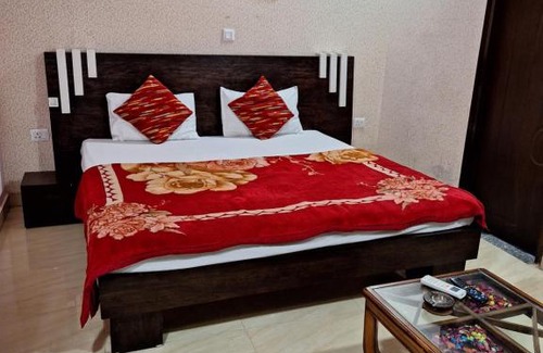 Charbagh Hotel | Hotel Madhav Inn Top family hotels business hotels best couple friendly hotel in lucknow
