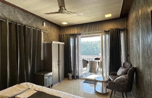 Tehri Hotel | Hotel Maheshwari & Banquet Hall