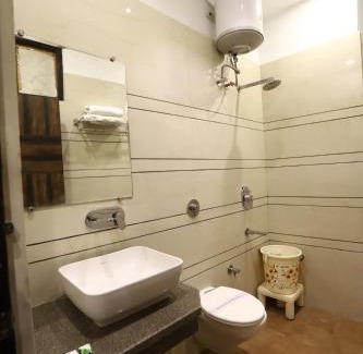 Amritsar Hotel | Hotel Malhotra inn 50 Meter from Golden Temple