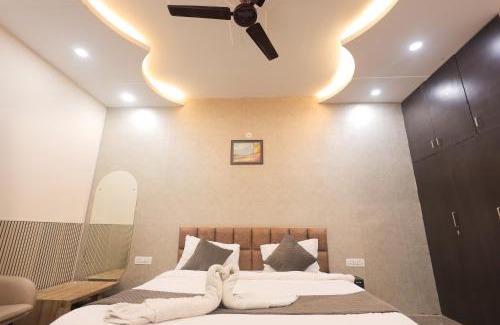 Vrindavan Hotel | Hotel Mango Tree, Vrindavan