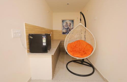 Vrindavan Hotel | Hotel Mango Tree, Vrindavan
