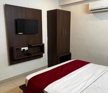 Sindhi Camp House | Hotel Manmohakh Grand