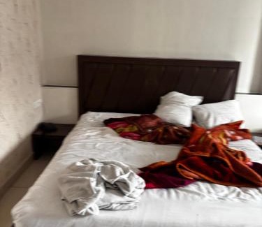 Sindhi Camp House | Hotel Manmohakh Grand
