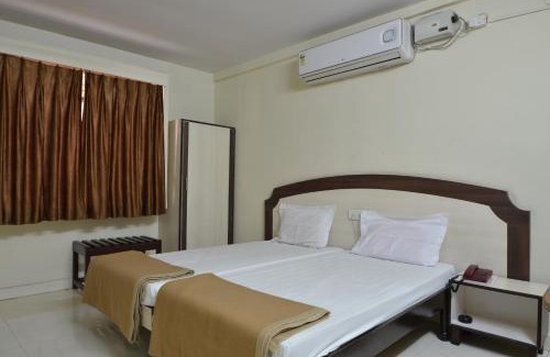 Hyderabad Hotel | Hotel Maya Deluxe
