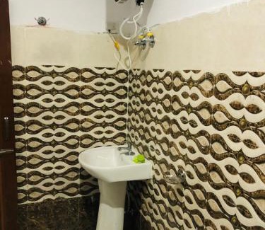 Sitapur Hotel | Hotel Maya Residency Sonprayag