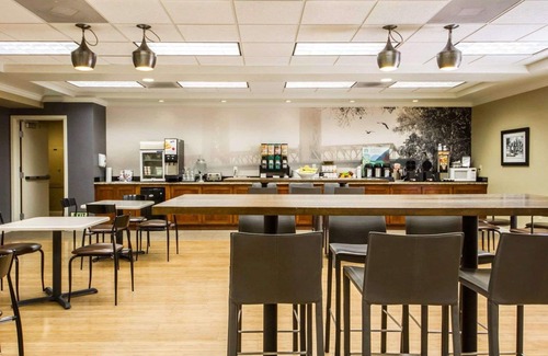 Southeastern Sacramento Hotel | Hotel Med Park, an Ascend Collection Hotel