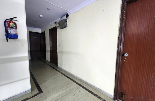 Paharganj House | Hotel Mid Town with AC, WiFi in New Delhi
