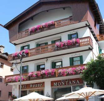 Cortina d'Ampezzo Historic Centre Hotel | Hotel Montana