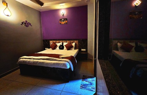 Noida House | Hotel MoonLit Noida