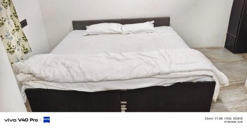 Indore House | Hotel MP09