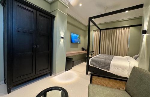 Malad West Hotel | Hotel Mumbai House, Valnai Malad