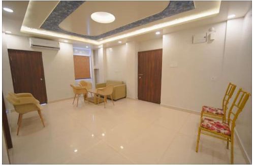 Varanasi Hotel | HOTEL N ASHIYANA PALACE - Near Kasi Vishwanath Temple #Fully Air Conditioning #Wi-Fi #Parking -Best Hotel In Varanasi Book Now