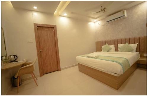 Varanasi Hotel | HOTEL N ASHIYANA PALACE - Near Kasi Vishwanath Temple #Fully Air Conditioning #Wi-Fi #Parking -Best Hotel In Varanasi Book Now