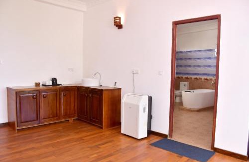 Aluthgama Hotel | Hotel Nadee