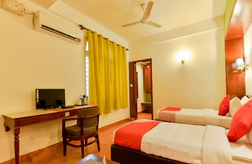 Ernakulam South Hotel | Hotel New Woodlands Cochin
