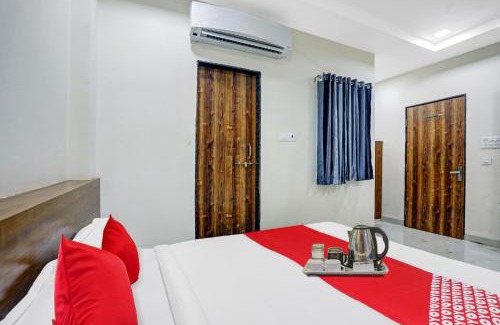 Rau Hotel | Hotel O Aashirwad