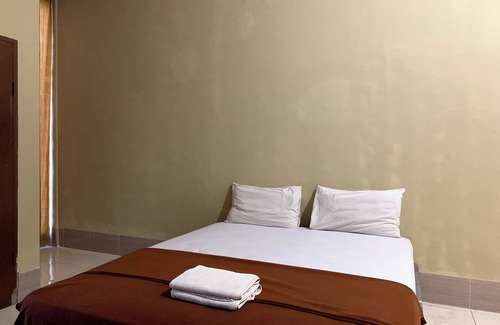 Tetebatu Hotel | Hotel O Athirah Kost Near Permandian Wisata Istana Mappala