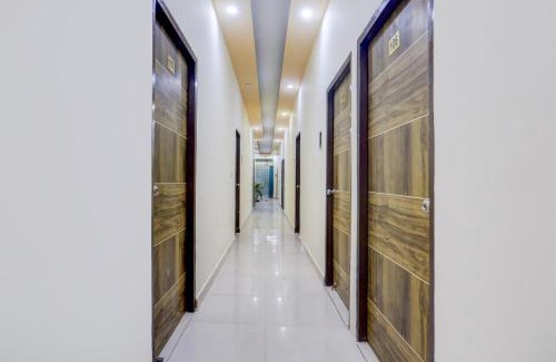 Faridabad Hotel | Hotel O Badkhal Lake Formerly Lake View