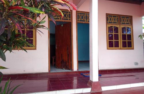 Kecamatan Montong Gading Hotel | Hotel O Dannis Homestay Near Musholla Al Istiqomah Terawangan