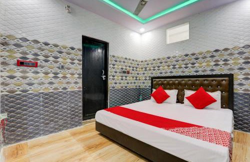 Mohanlalganj Hotel | Hotel O Diamond Palace