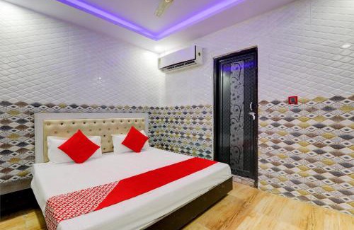 Mohanlalganj Hotel | Hotel O Diamond Palace