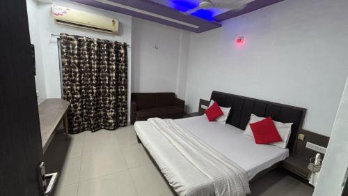 Ambaji Hotel | Hotel O Green Park