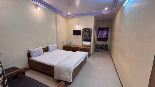 Ambaji Hotel | Hotel O Green Park