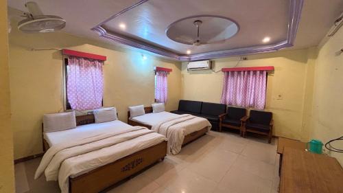 Ambaji Hotel | Hotel O Green Park