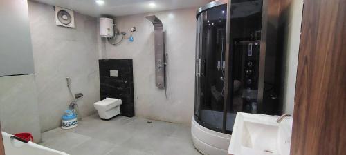 Lucknow Hotel | Hotel O HOTE V-SQUARE