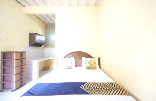 Mojokerto Hotel | Hotel O Kencana Homestay Syariah Near Masjid AL-BAROKAH Kanyuran