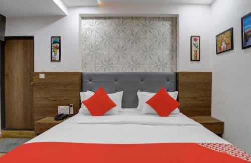 Navrangpura Hotel | Hotel O R S Palace