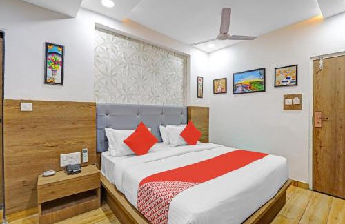 Navrangpura Hotel | Hotel O R S Palace
