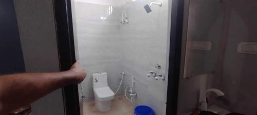 Sanwer Hotel | Hotel O Sangam Gardan
