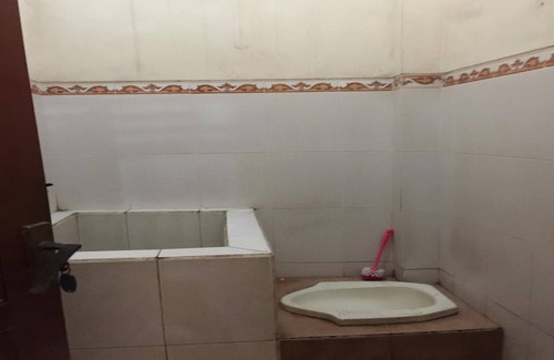 Bawean Island Hotel | Hotel O Sawang Sana Motel Syariah Near SMAN 1 Sangkapura