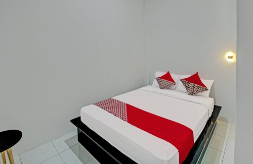 Tulungagung Hotel | Hotel O Sirih Gading Family Guest House