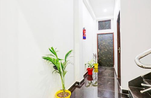 Lanka Hotel | Hotel O THE MARUTI PAYING GUEST HOUSE