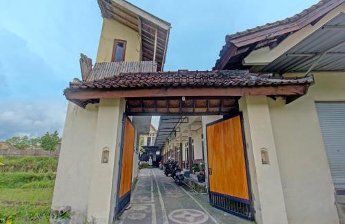 Kalimantan Hotel | Hotel O Wisma Aluh AmbakNearPantai batu lima Asbullah tmbngn