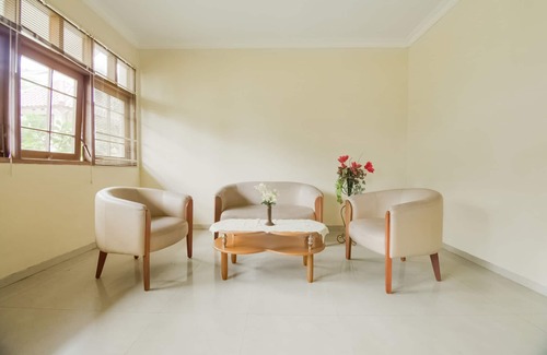 Ungaran Barat House | Hotel O Wisma Langen Werdhasih