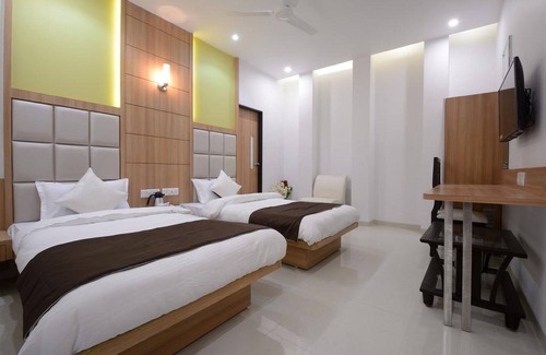 Ahmedabad City Centre Hotel | Hotel One up
