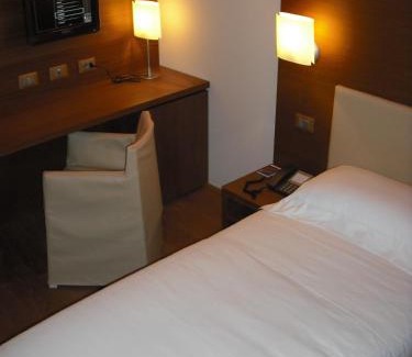 Dossobuono Hotel | Hotel Operà