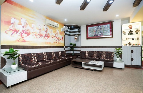Central Area Hotel | Hotel Opera Inn near Central Bus Stand