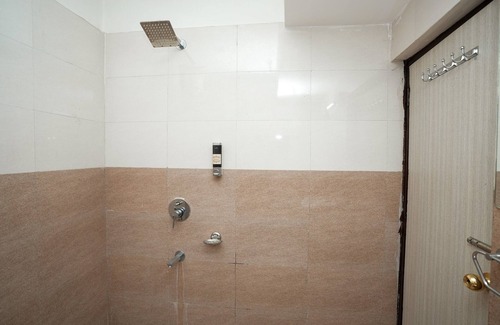 Central Area Hotel | Hotel Opera Inn near Central Bus Stand