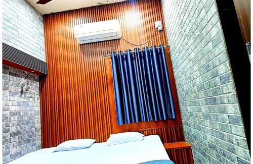 Bhubaneshwar Apartment | Hotel P-V-R 50 Meters Only From Railway Station With Free Internet Services