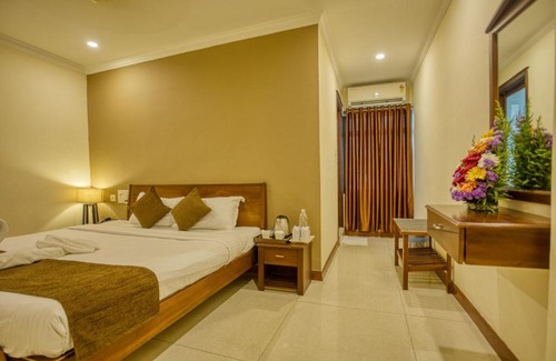 Shenoys Hotel | Hotel Pearl Palace