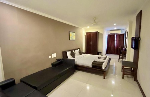 Shenoys Hotel | Hotel Pearl Palace