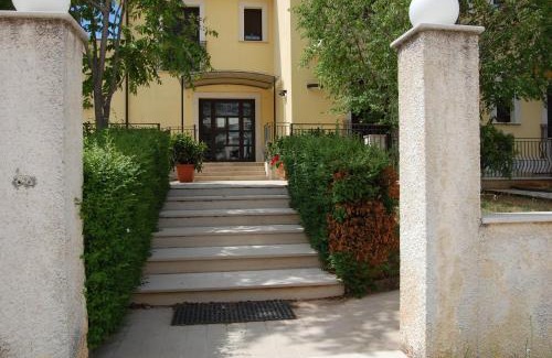 San Giovanni Rotondo House | Hotel Primula