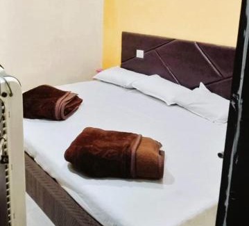 Ujjain Hotel | Hotel Priyan-Shi Palace AC OR NON AC ROOM Outstanding Property In Ujjain