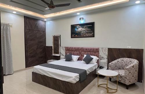 Jagatpura Hotel | Hotel Punit Palace