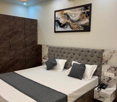 Jagatpura Hotel | Hotel Punit Palace